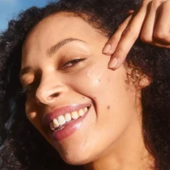 British Summer Time Glow Écran Solaire Éclat SPF30