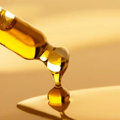 C.E.O. Glow Vitamin C & Turmeric Face Oil Huile Visage Éclat