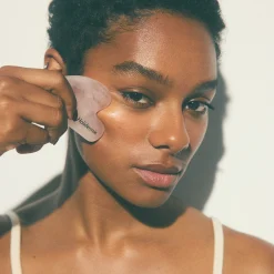 Gua Sha Visage en Quartz Rose