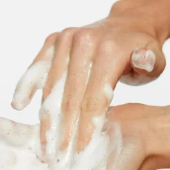 Oil to Foam Cleanser Nettoyant Tout-en-1